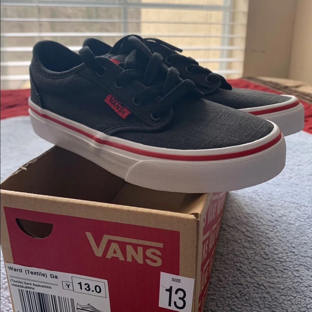 Vans Boys Size 13 (NEW)
